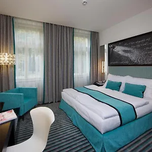 **** Hotel Red & Blue Design Czechy